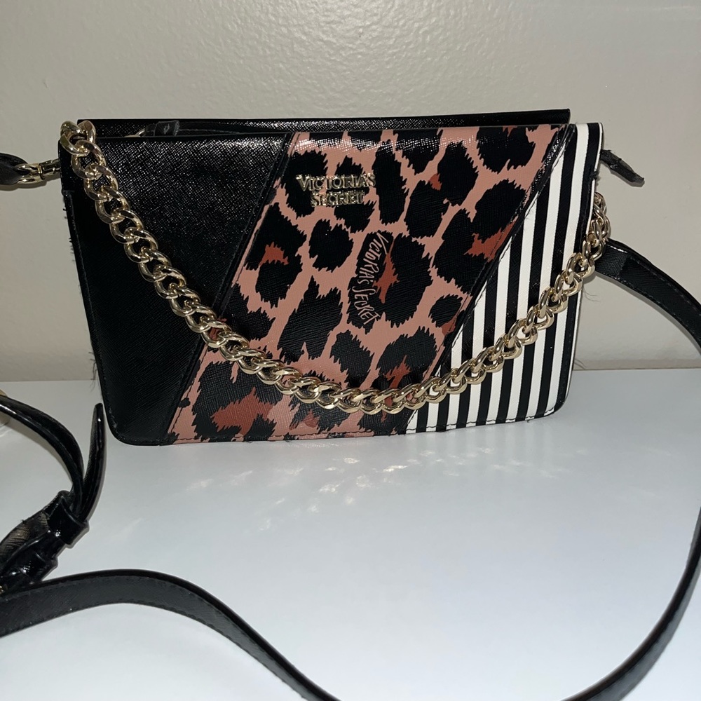 Victoria’s Secret crossbody purse - excellent condition